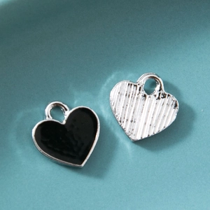 Herzanhänger aus schwarzer Emaille und gestreiftem Silbermetall für DIY-Schmuck