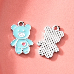 Colgantes de oso azul claro con corazón rosa para pulseras y accesorios de joyería DIY