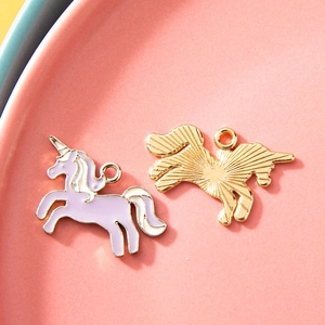 Pendentifs licorne pour création de bijoux DIY en doré et violet brillant