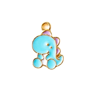 Pendentif dinosaure de dessin animé bleu clair en alliage avec détails violets et dorés