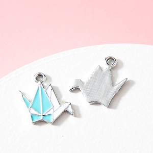 Pendentifs en forme de grue en papier bleu et blanc pour la création de bijoux DIY