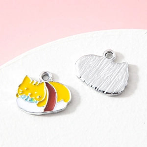 Pendentif chat sushi en émail pour bijoux DIY avec dos en métal poli et anneau de suspension