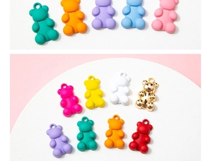 Pendentifs ours en résine mate colorée pour création de bijoux avec anneaux dorés