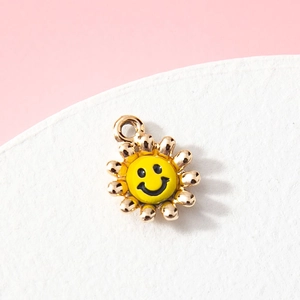 Ciondolo girasole con faccina gialla in lega dorata per collane o bracciali fai-da-te