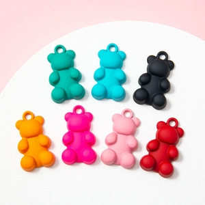 Pendentifs ours colorés en résine mate pour la création de bijoux DIY assortis