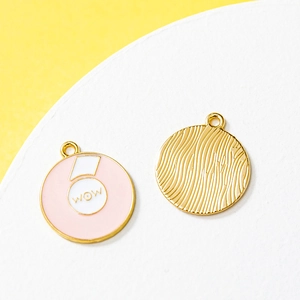 DIY colorful alloy pendant charms with pink drip oil and golden embossed ripple texture