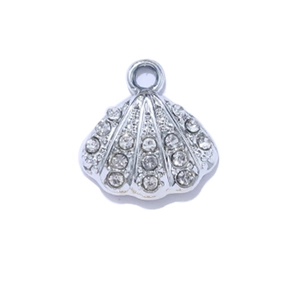 Elegante colgante de vieira relleno de oro de 14K con circonitas brillantes