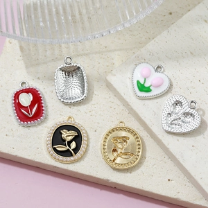 Floral heart pearl DIY alloy jewelry pendants with tulip patterns and gold base