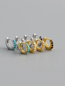 Lot de huit boucles d'oreilles huggies en argent S925 avec zircon et opale colorés