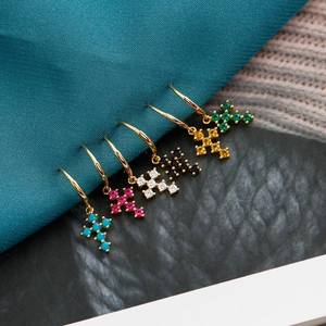 Boucles d'oreilles créoles en argent S925 doré avec pendentifs croix en zircon coloré