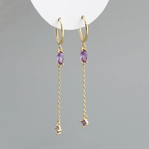 Macro di orecchino in argento S925 con zircone viola e lunghe eleganti catene a nappa