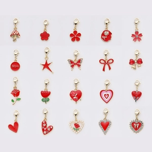 Lot de 20 pendentifs en émail rouge avec fermoirs mousquetons pour la création de bijoux