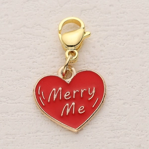 Κόκκινο σμάλτο καρδιά με κείμενο Merry Me και χρυσό κούμπωμα καραμπίνερ για DIY