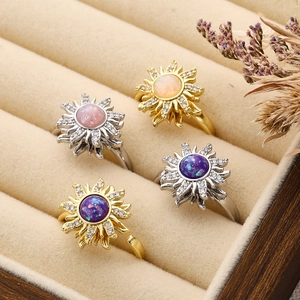 Bague tournante tournesol avec zircon micro-serti et opale colorée en or et argent