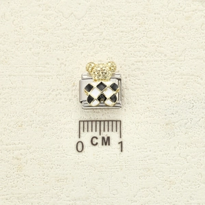 Charme pour bracelet modulaire avec tête d'ours en or 3D et émail à damier noir et blanc