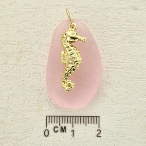 Golden seahorse pendant on pink frosted resin stone beach style charm, 2.1cm length