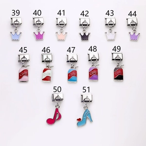 Italienische Charm-Glieder aus Edelstahl mit bunten Emaille-Kronen- und Cola-Icons