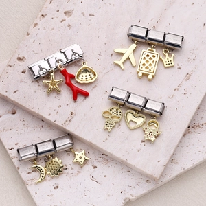 Italienische Charm-Armbandmodule aus Edelstahl mit verschiedenen vergoldeten Anhängern