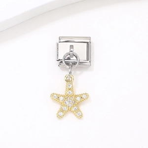 Maillon de charme italien avec pendentif étoile de mer dorée et zircons sur base en acier