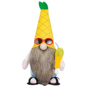 Gnomo estivo ad ananas con occhiali da sole e succo per decorazioni da spiaggia