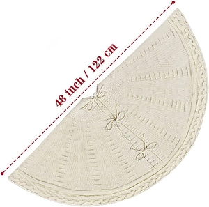 Detail der 122 cm cremefarbenen Strick-Weihnachtsbaumdecke mit Zopfmuster und Schleifen