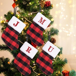 Chaussette de Noël en Tissu à Carreaux Buffalo Avec Bordure en Fausse Fourrure Broderie de Lettre Rouge Déco Maison