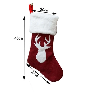 Calza natalizia rossa con bordo in peluche e motivo renna, decorazione da 46cm