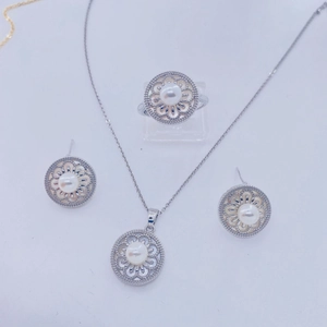 Vintage-Schmuckset aus 925er Silber mit Blumenmuster und weißen Perlen