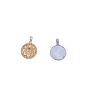 Schmuckset aus 925er Silber mit Blumen-Anhänger und schillerndem Muschelstein-Charm