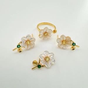 S925 silver flower jewelry set with mother of pearl petals and yellow zircon accents