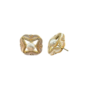 Orecchini vintage con perle, stella di conchiglia e perni in argento 925 dorato
