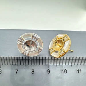 Size comparison of 925 silver pearl earring settings with shell inlay and cubic zirconia