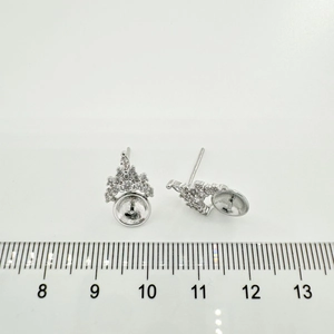 Dettaglio degli attacchi per orecchini a corona in argento S925 per gioielli fai-da-te