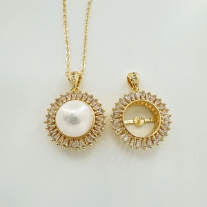 S925 silver sunflower pearl pendant with sparkling zircons and a matching gold chain