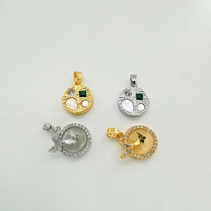 Pendentifs papillon en nacre dorée 18k avec zircon pour création de colliers et bijoux DIY
