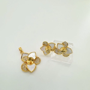 Gold plated S925 silver flower jewelry set with zircon stones and white shell petals