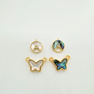 18K Gold Plated Copper Shell Butterfly Round Pendant DIY Jewelry Findings Natural Mother Of Pearl Rhinestone Inlaid Charm