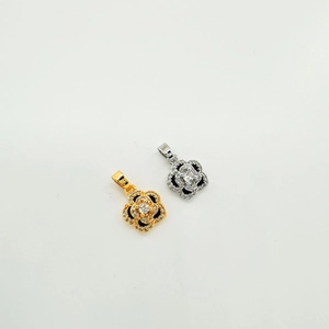 18K gold plated clover flower pendant set with white shell and zirconia crystals