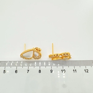 18K gold-plated butterfly earrings with pearls and zircon, size reference on white background