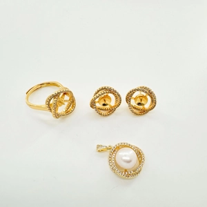 Set gioielli placcato oro 18K con anelli a spirale, pendente di perla e anello aperto