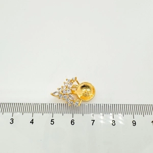 18K gold-plated crown jewelry base with cubic zirconia and pearl cup mount