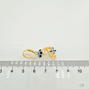 Vergulde bloem parel oorbellen met blauw email en S925 zilveren naald detail