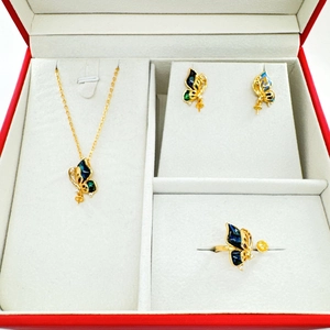 Vlinder sieradenset met ketting, oorbellen en ring in blauw emaille en goudkleur