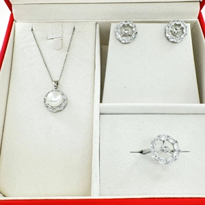 18K gold-plated jewelry set with pearls and zirconia necklace, earrings, and ring in a red box