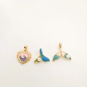 Pendentif Cœur Et Queue de Poisson en Émail Style Peinture à l'Huile Française Vintage Avec Künstliche Perle Naturelle Cuivre Accessoire Bijoux DIY