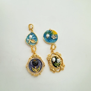 Artistic 18K gold plated enamel jewelry pendants with natural pearls and oil painting patterns