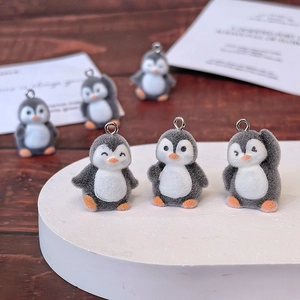 Schattige gevlokte pinguïn hangers met metalen lussen voor DIY sieraden maken in diverse stijlen
