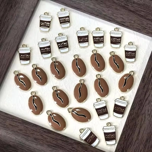 DIY legering koffiekop en bonen bedeltjes voor het maken van oorbellen en sieraden
