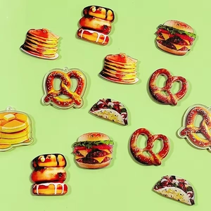 Kleurrijke acryl hangers in burger- en donutvorm voor doe-het-zelf sieraden en hangers