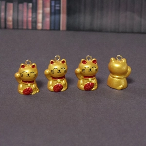 Süße goldene Glückskatzen-Anhänger aus Harz für DIY-Schmuck mit Vorder- und Rückansicht